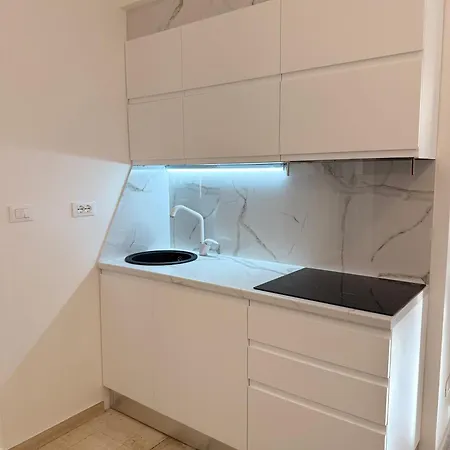 Cs Serravalle Outlet Apartamento *